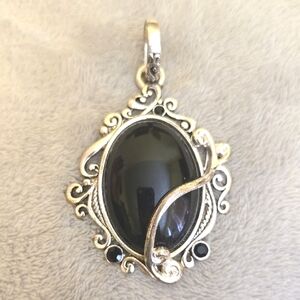 #225 Vintage Silver And Black Tone Pendant
